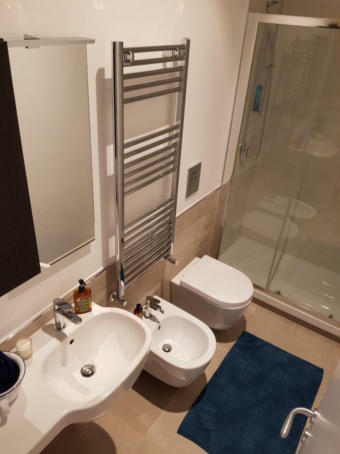 Casa De Rosas Hotel Bari Bagian luar foto